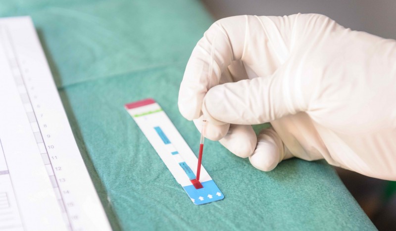 更早的结束恐艾